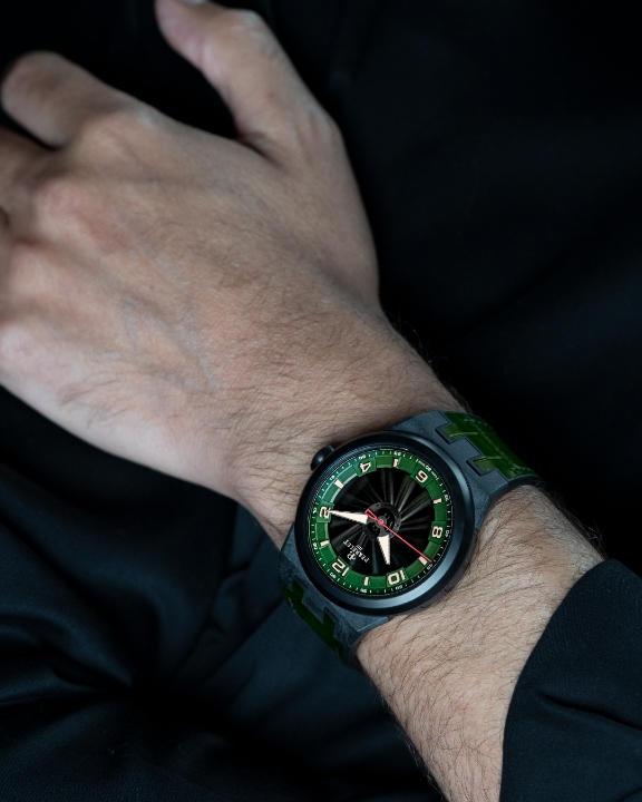 Obrazek Perrelet Turbine Carbon Forest Green