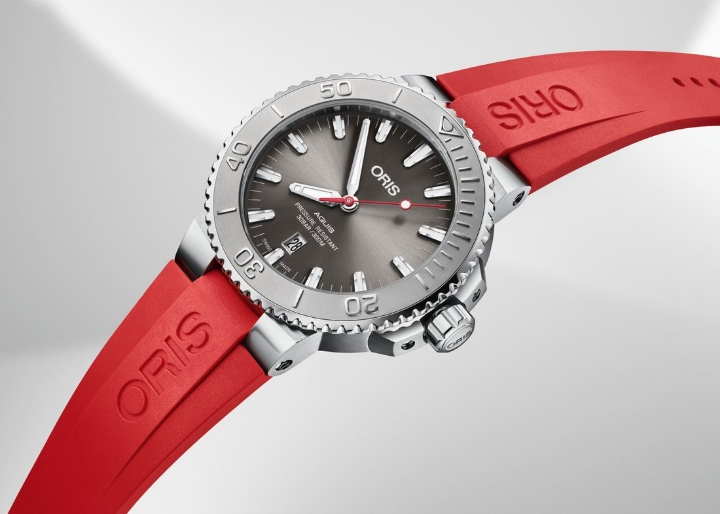 Oris Aquis Date Relief