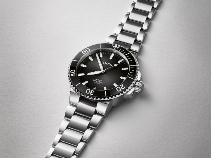 Oris Aquis Date