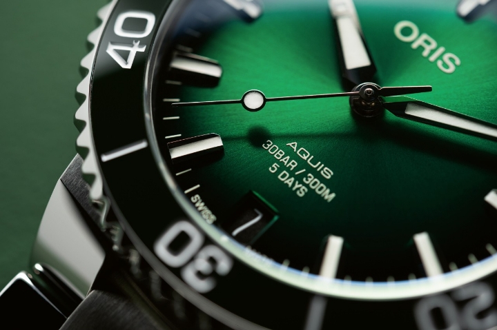 Oris Aquis Date