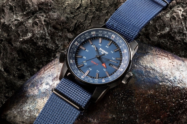 Obrazek Traser P68 Pathfinder GMT Blue + UV svítilna zdarma