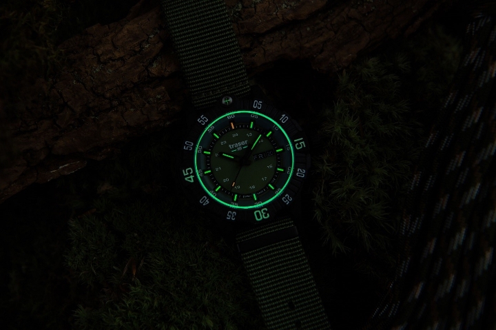 Obrazek Traser P99 Q Tactical Green NATO + UV svítilna zdarma