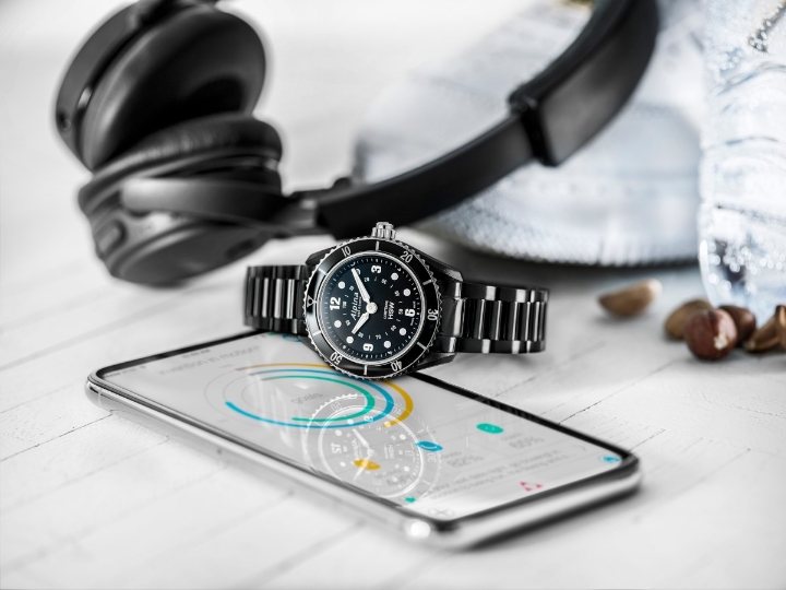 Obrazek Alpina Comtesse Horological Smartwatch