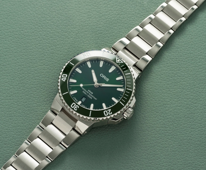 Oris Aquis Date