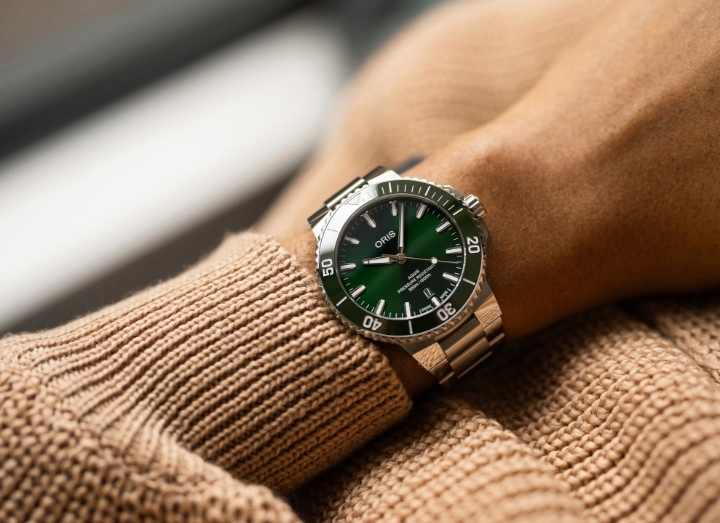 Oris Aquis Date