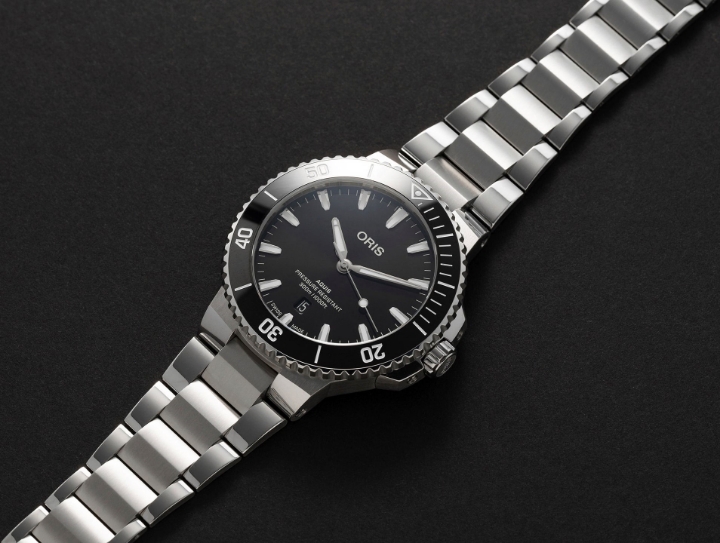 Oris Aquis Date