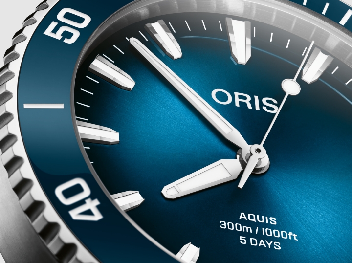 Oris Aquis Date