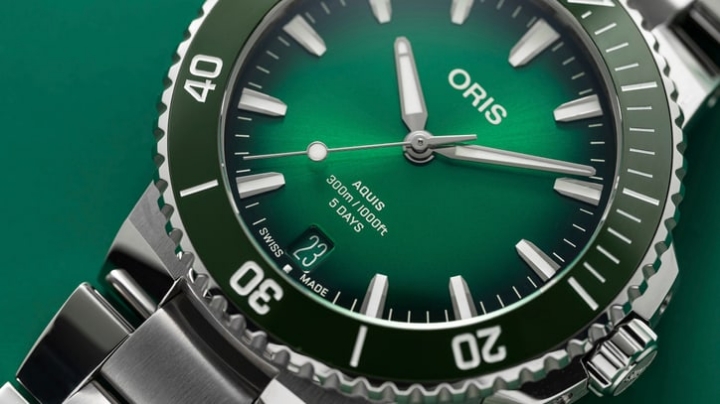 Oris Aquis Date