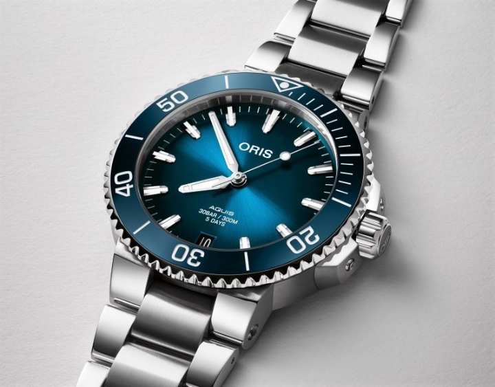 Oris Aquis Date