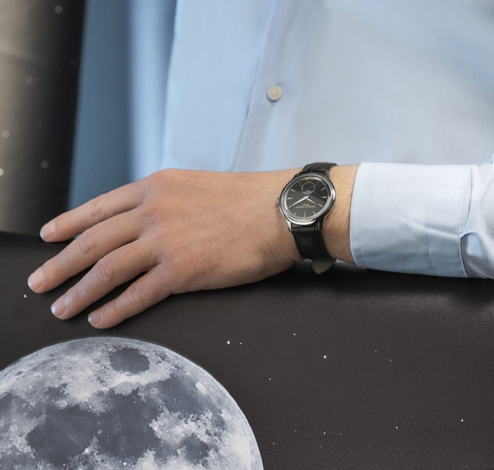 Frederique Constant Classics Moneta Moonphase