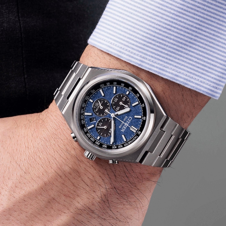 Obrazek CITIZEN Super Titanium Chronograph