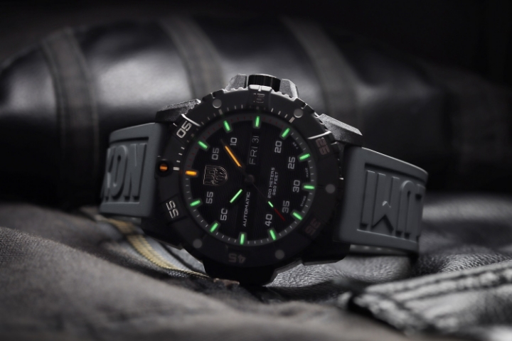 Luminox Master Carbon SEAL Automatic