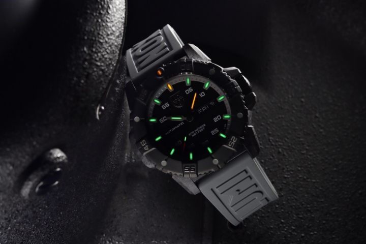 Luminox Master Carbon SEAL Automatic