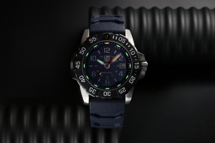 Luminox Navy SEAL 3250 Time Date Series