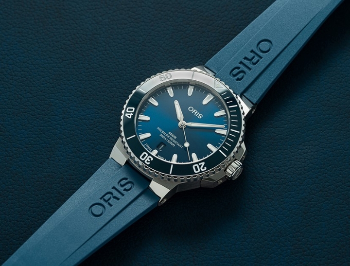 Oris Aquis Date