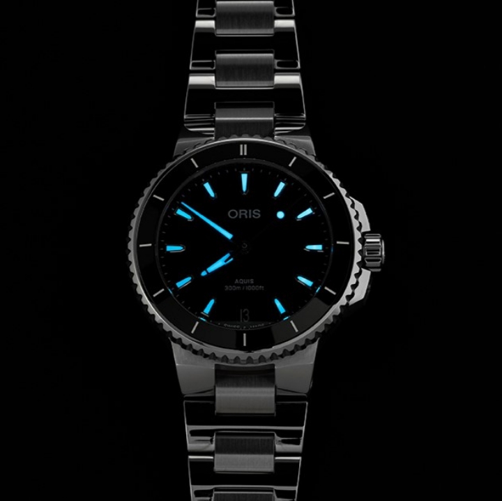 Oris Aquis Date