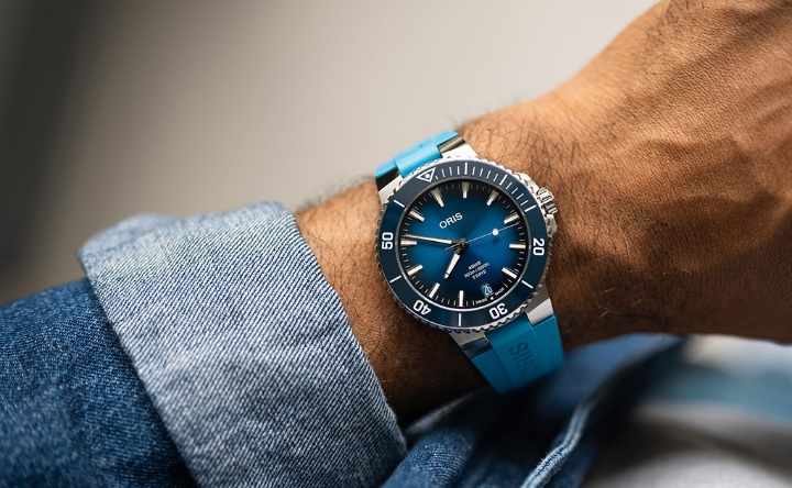 Oris Aquis Date