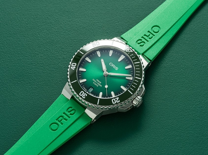 Oris Aquis Date